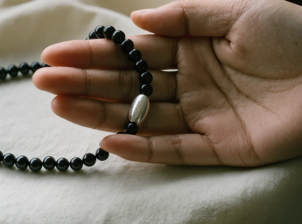 About Us 15 Handcrafted Jewelry by Yuano: The honest S925 silver clasp of an obsidian relic.