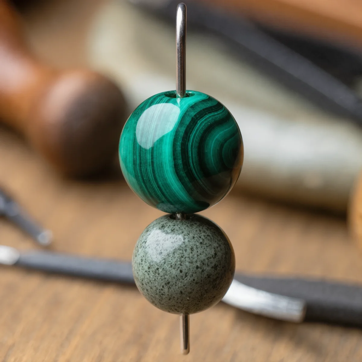 Origin No. 04 — Macro Mineralogy Detail Origin No. 04 macro detail showcasing the emerald banding of Anhui Malachite and the poetic waxy luster of Zhejiang Qingtian Stone.